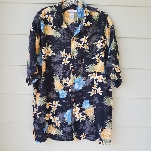 Breakwater Other - BREAK WATER FLORAL BUTTON UP SHIRT wooden buttons